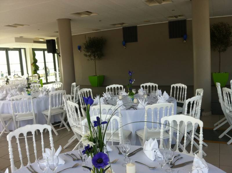 Décor de centre de table de fleurs et de buffet pour séminaire, soirée de gala Cassis, La Ciotat, Toulon