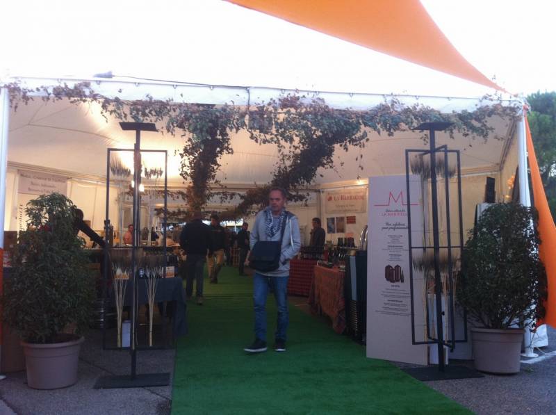 Décoration de scène pour tente d'exposition et salon sur Istres