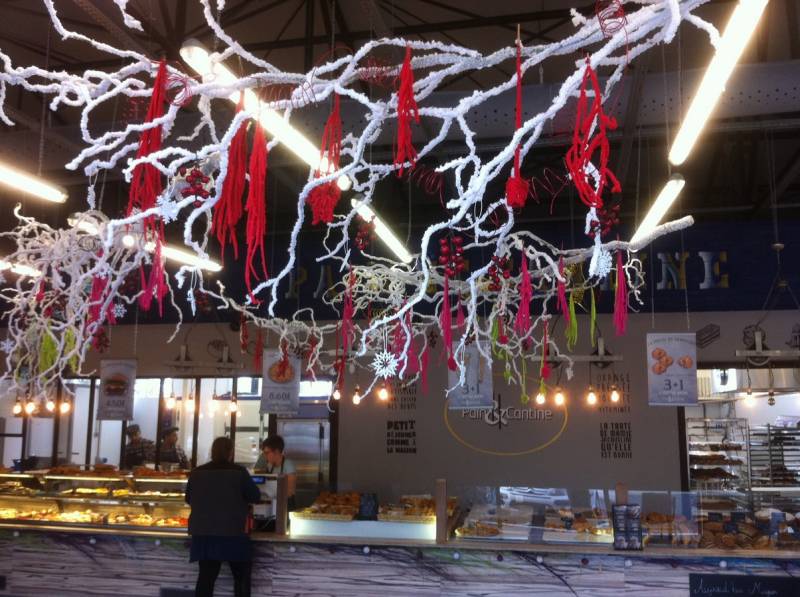 Vitrine de noël et création de décor de fêtes pour commerce Marseille Aix en Provence