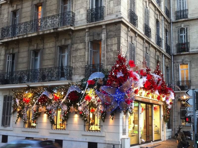 noel décor de façade en location Marseille