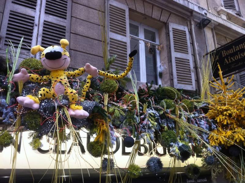 façade et vitrine décoration noël Marseille