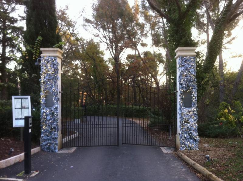 Décoration de Façade de Noël pour hôtel restaurant Marseille, Aix en Provence