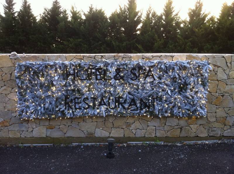 Décoration de Façade de Noël pour hôtel restaurant Marseille, Aix en Provence