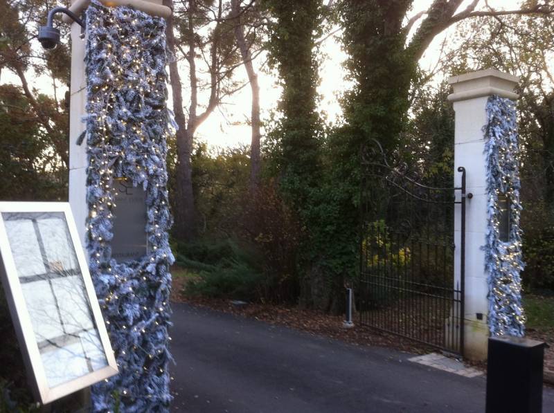 Décoration de Façade de Noël pour hôtel restaurant Marseille, Aix en Provence