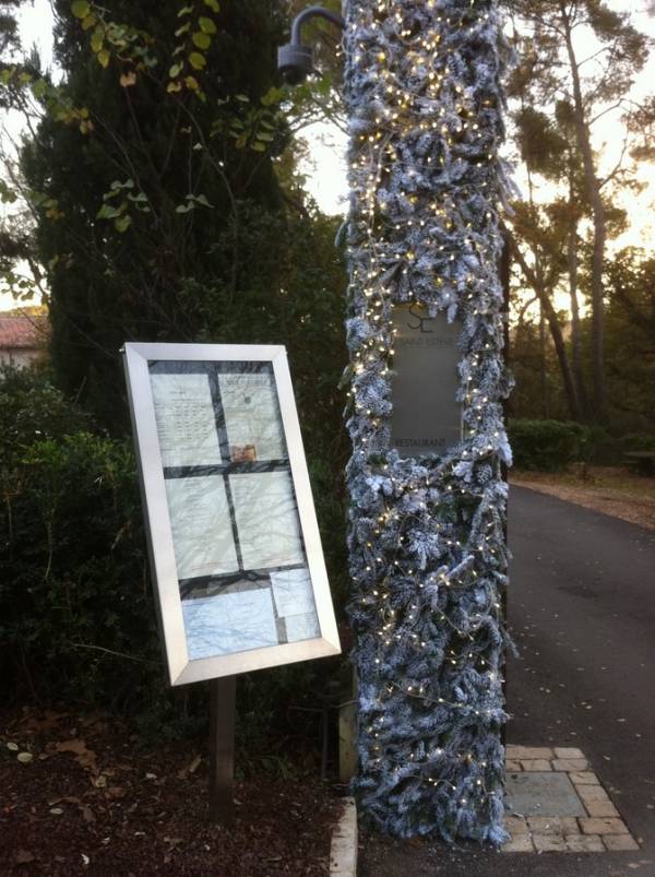 Décoration de Façade de Noël pour hôtel restaurant Marseille, Aix en Provence