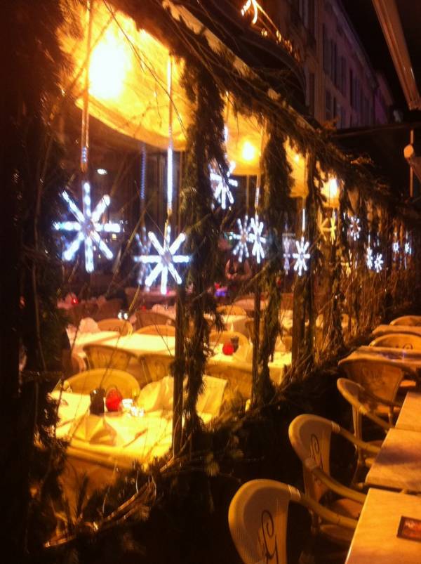 Décor de façade de noêl sur Aix en Provence Marseille