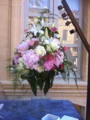 Décoration florale de fleurs pour buffet traiteur et centre de table pour événement Aix en Provence Marseille
