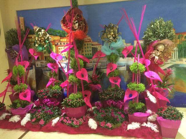 location de décor floral scènique étalagiste par abonnement pour vitrine de magasin, hall d'hotel restaurant de Cannes à Marseille