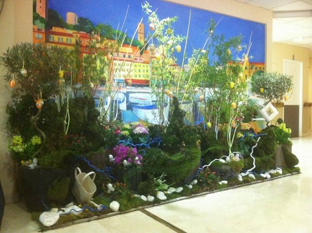 location avec montage et démontage de plantes pour décor de Pâques scénique  Marseille