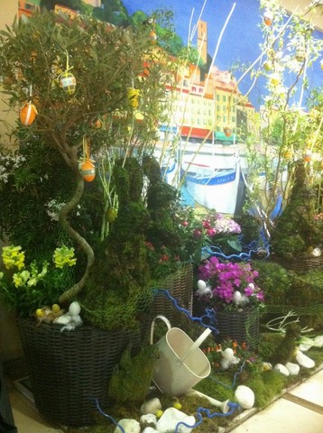 location avec montage et démontage de plantes pour décor de Pâques scénique  Marseille