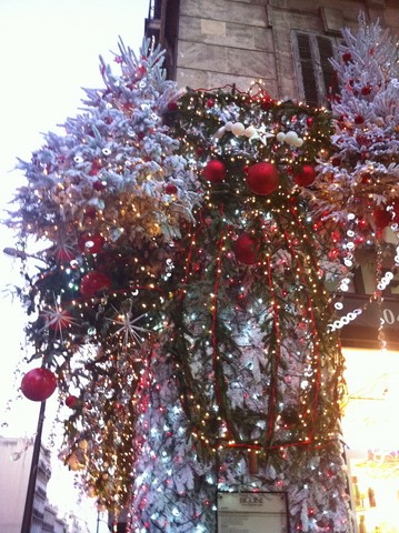 Vitrine et façade de Noël avec lumière en location Aix en provence Marseille