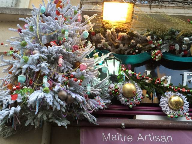 décoration de noël, sapin nordman, lumière pose et retrait Marseille Aix en Provence