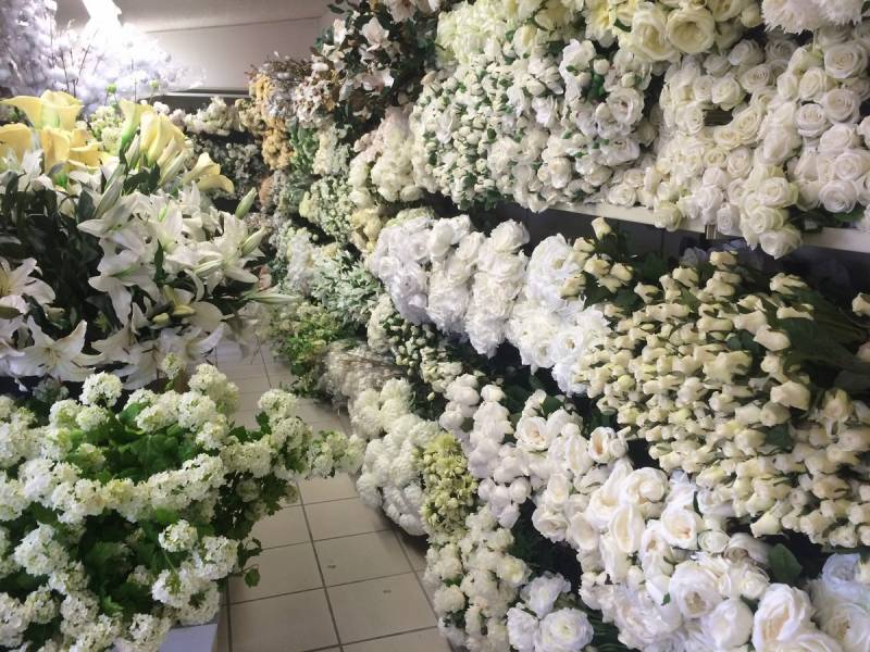 fleurs artificielles, plantes artificielles, feuillages artificiels, compositions florales artificielles sur mesure en location ou vente