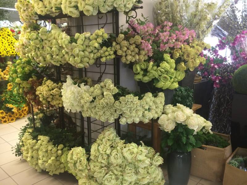 fleurs artificielles, plantes artificielles, feuillages artificiels, compositions florales artificielles sur mesure en location ou vente