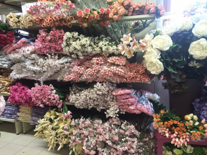 fleurs artificielles, plantes artificielles, feuillages artificiels, compositions florales artificielles sur mesure en location ou vente