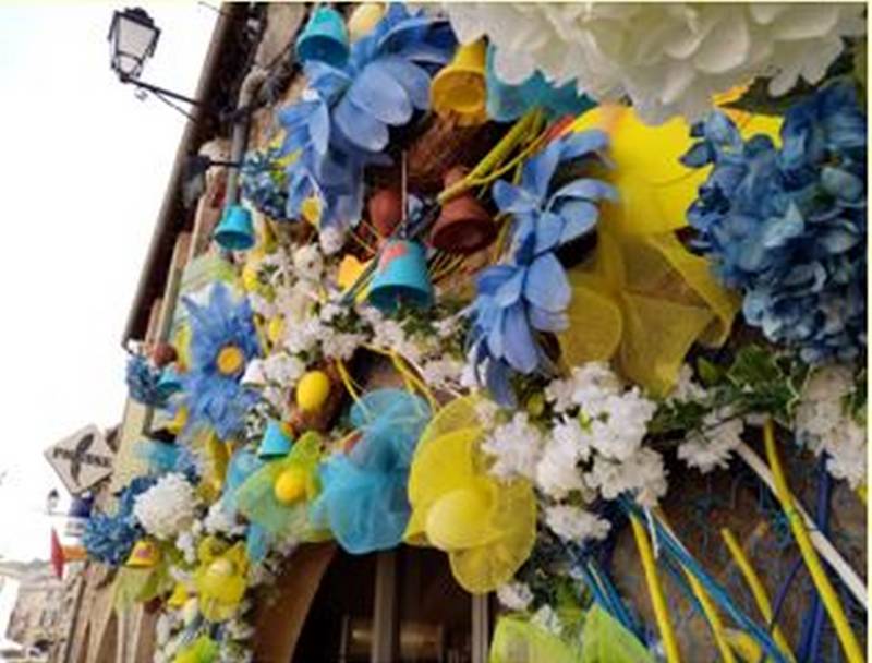 Ce décort de façade Pâques est réalisés proche d'Aix en Provence.