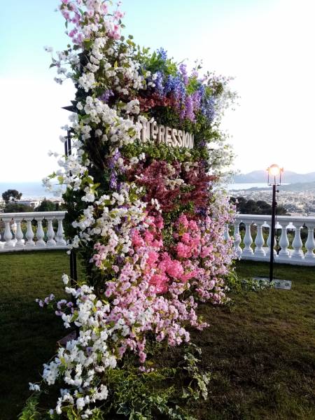 Ce mur de fleurs est très épais ce qui permet d'avoir un joli relief.