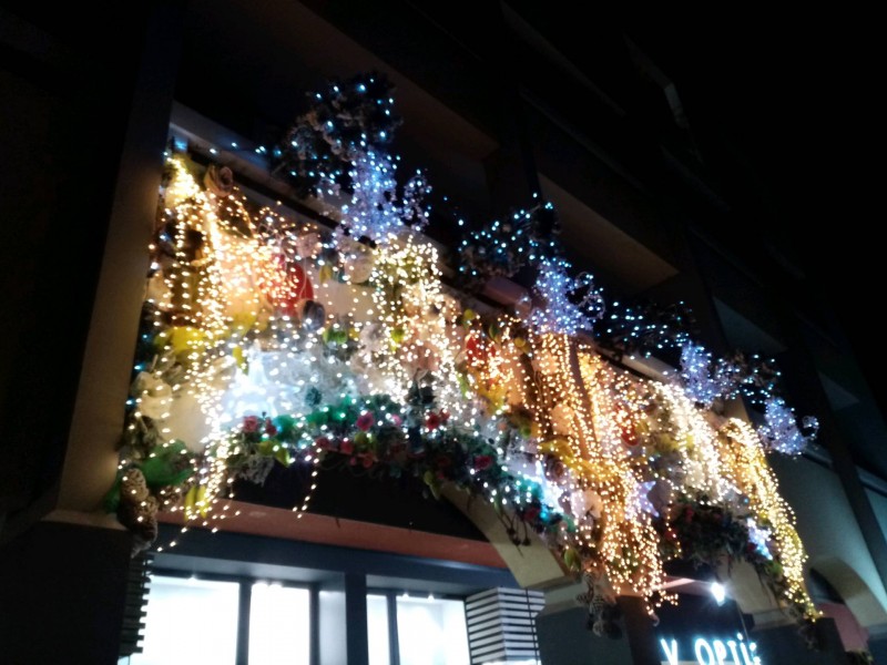Décoration de Noël de commerce a Marseille