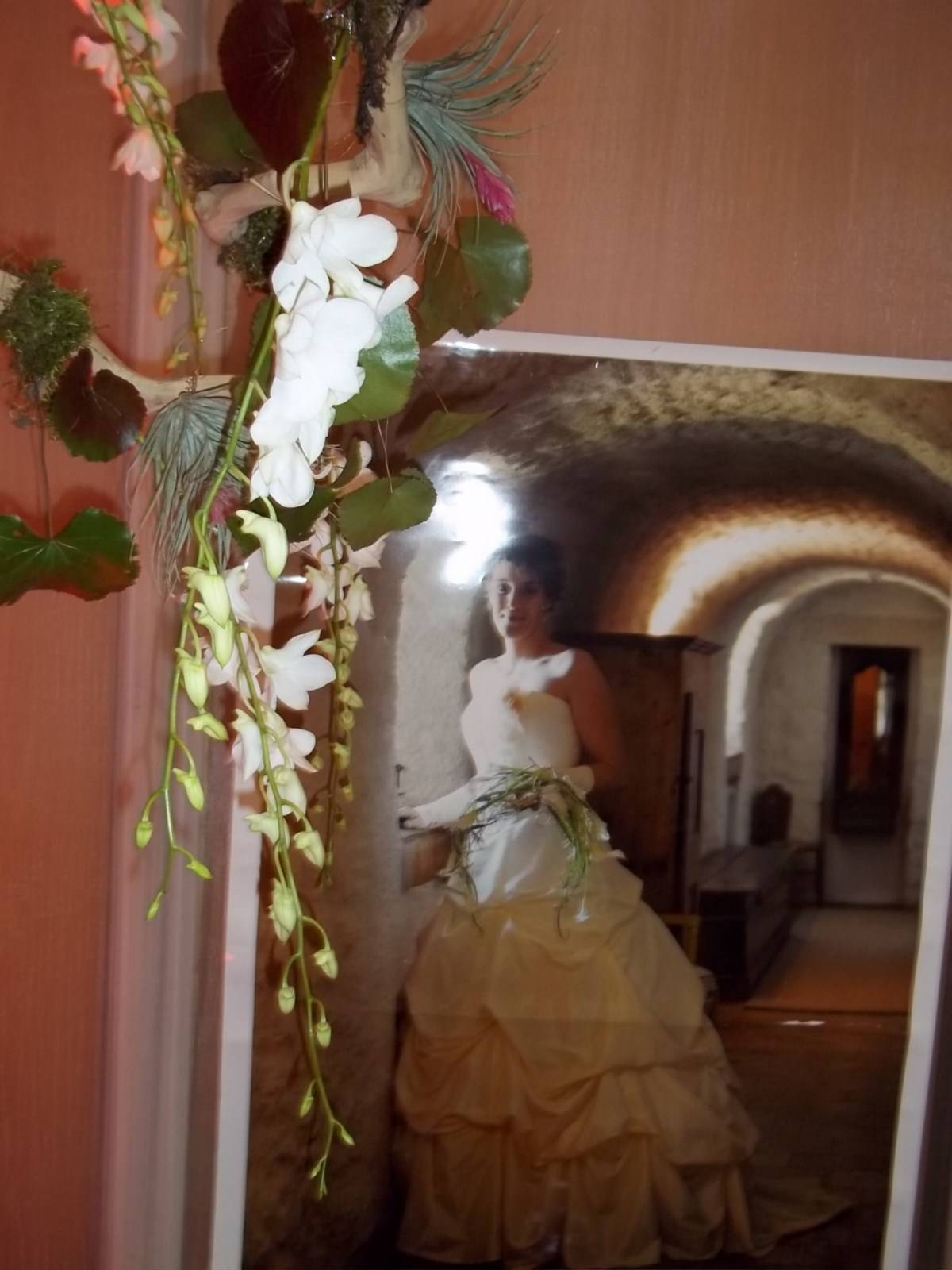 bouquet de mariée en cascade murale