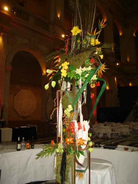 Location de décor floral pour salle de réception pour gala soirée lancement sur Marseille