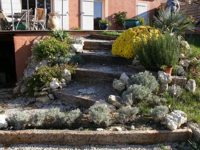 création de jardin espace vert paysagiste à Salernes et Draguignan