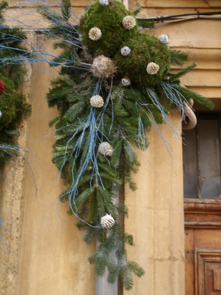 Location pose et retrait de décoration de façade de noël Aix en Provence