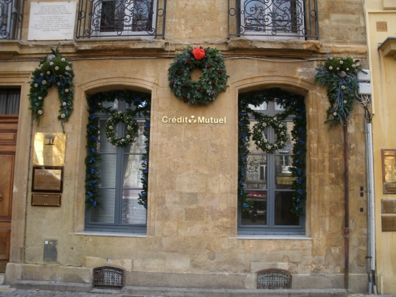 Location pose et retrait de décoration de façade de noël Aix en Provence