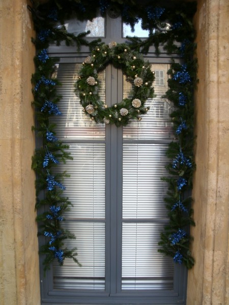 Location pose et retrait de décoration de façade de noël Aix en Provence