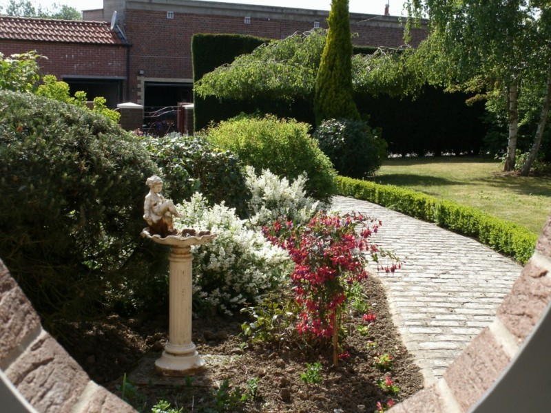 création de jardin espace vert paysagiste avignon salon de provence aix en provence paca