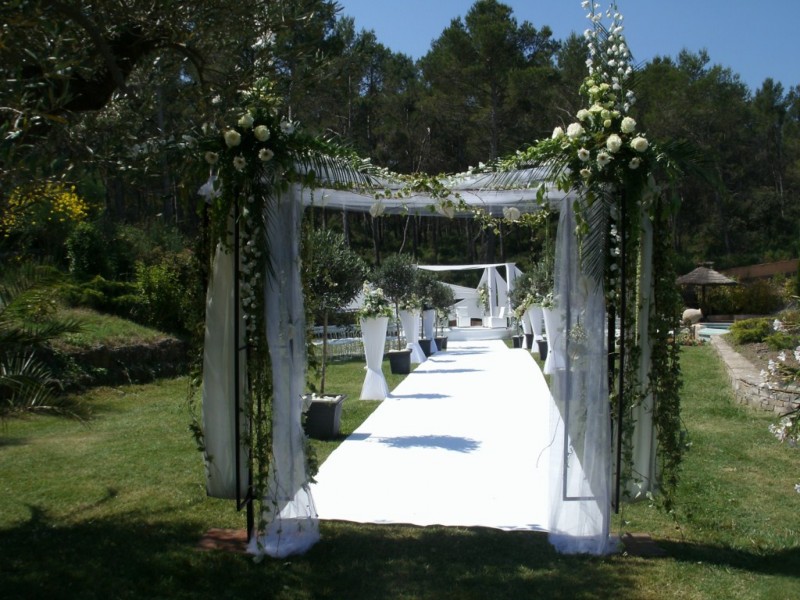 arche nuptiale décoration église pour mariage en paca aix en provence avignon salon de provence