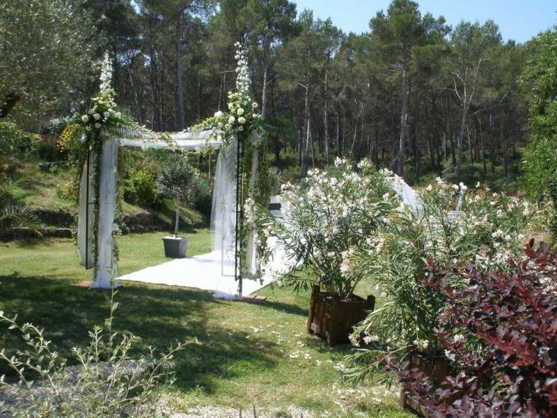 arche nuptiale décoration église pour mariage en paca aix en provence avignon salon de provence