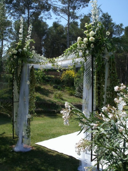 arche nuptiale décoration église pour mariage en paca aix en provence avignon salon de provence