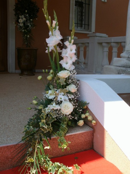 Décor  escalier  cérémonie de mariage en région Alpes Provence Côte d'Azur