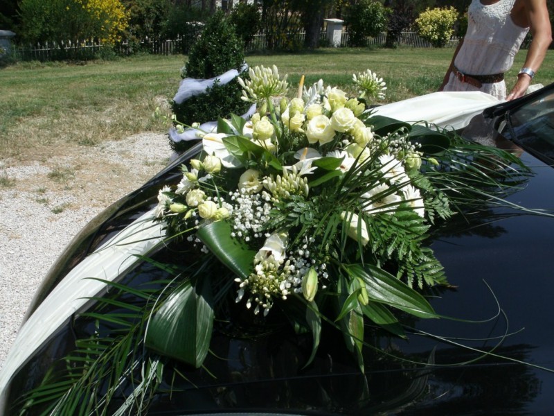 Voiture Cortége mariage  décoration Avignon Arles Apt Aix en Provence région PACA