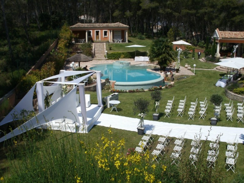 coeur de cérémonie de mariage décor en extérieur  aix marseille aubagne berre L'etang région PACA