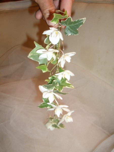 MARIAGE BOUQUET  MARIEE BOUTONNIERE BOUQUET A LA VIERGE  MARSEILLE PACA VAUCLUSE VAR GARD HERAULT