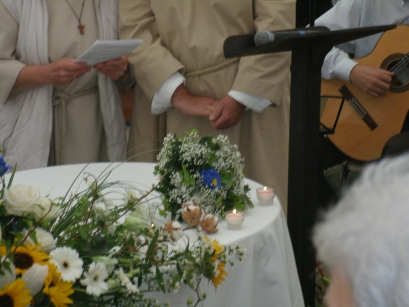 DECOR D'EGLISE CHAPELLE CHAPITEAU  CEREMONIE  AIX MARSEILLE PACA ALPES DE HAUTE PROVENCE