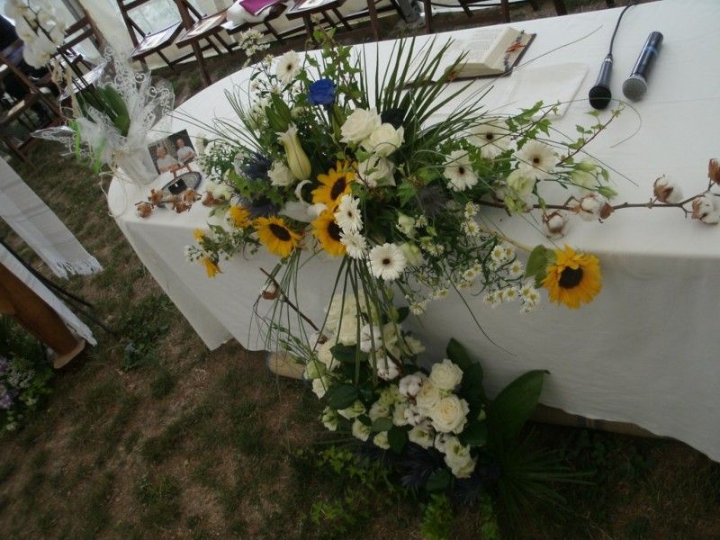 DECOR D'EGLISE CHAPELLE CHAPITEAU  CEREMONIE  AIX MARSEILLE PACA ALPES DE HAUTE PROVENCE