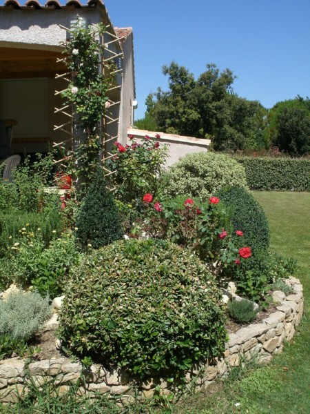 création de jardin espace vert paysagiste avignon salon de provence aix en provence paca