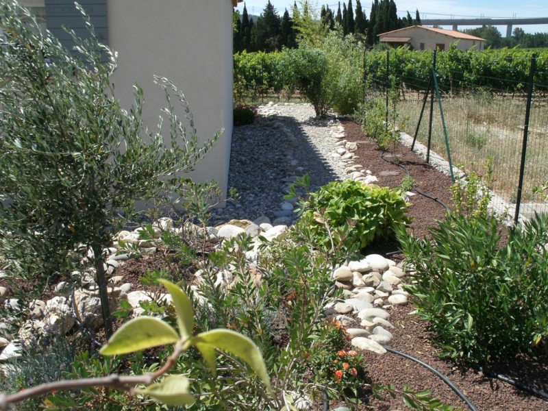 création de jardin espace vert paysagiste avignon salon de provence aix en provence paca