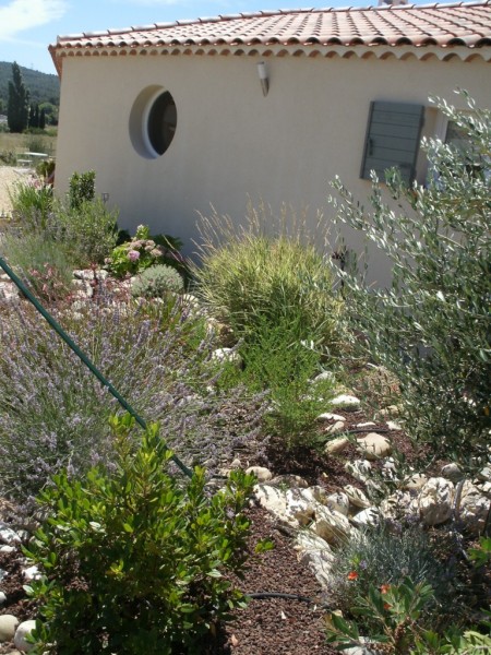 création de jardin espace vert paysagiste avignon salon de provence aix en provence paca