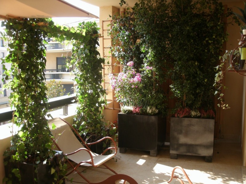 création de jardin en terrasse suspendue paysagiste avignon salon de provence aix en provence paca