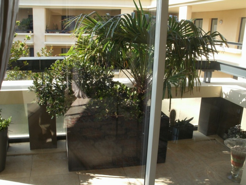 création de jardin en terrasse suspendue paysagiste avignon salon de provence aix en provence paca