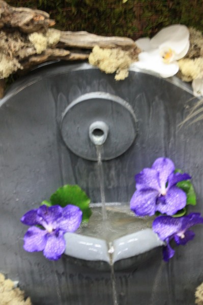 Conception, réalisation de décor de stand et scène pour salon du mariage Avignon