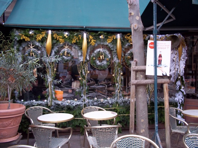 NOEL DECOR VITRINE FACADE BRASSERIE RESTAURANT HOTEL AIX EN PROVENCE