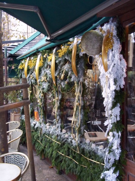 NOEL DECOR VITRINE FACADE BRASSERIE RESTAURANT HOTEL AIX EN PROVENCE