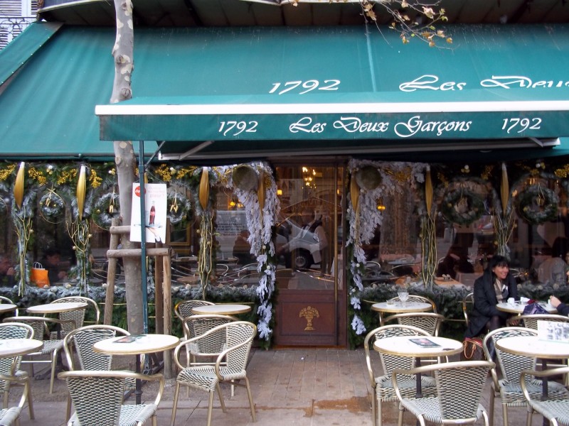 NOEL DECOR VITRINE FACADE BRASSERIE RESTAURANT HOTEL AIX EN PROVENCE