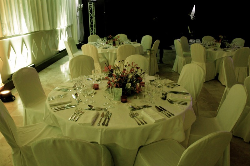 Décoration florale, centre de table pour soirée, gala, dîner spectacle Marseille