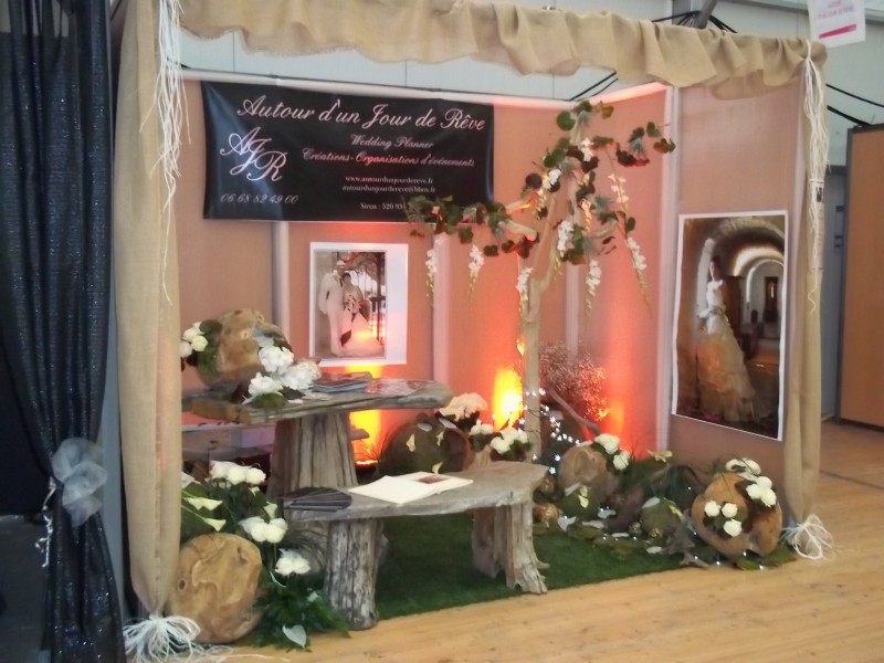 Création florale et végétale naturelle de scène et stand pour salon Vitrolles