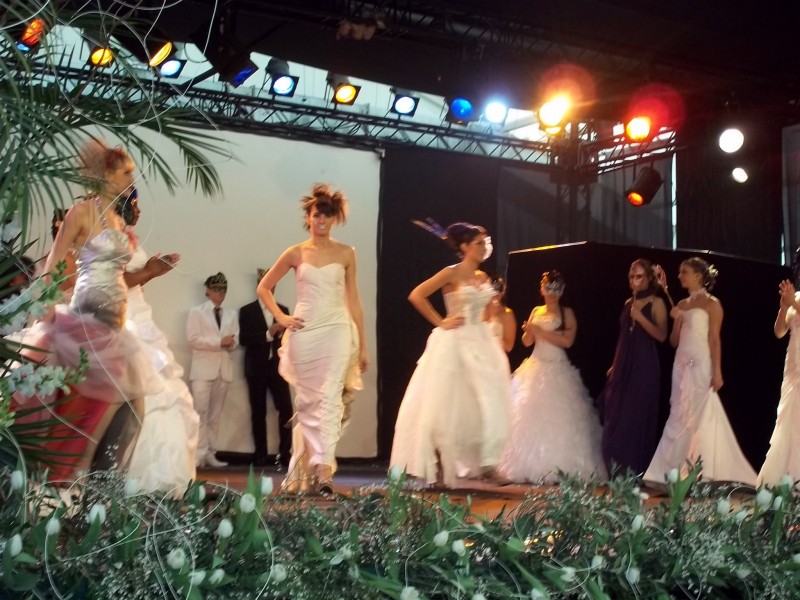 Création et réalisation de décor de stand et scène pour mariage et salon du mariage Vitrolles